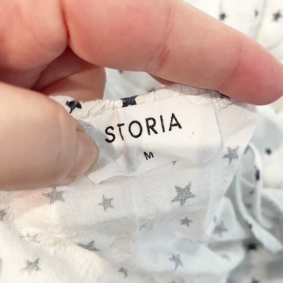 Storia Star Print V Neck Sleeveless Tie Waist Romper Playsuit White Medium - Picture 3 of 12